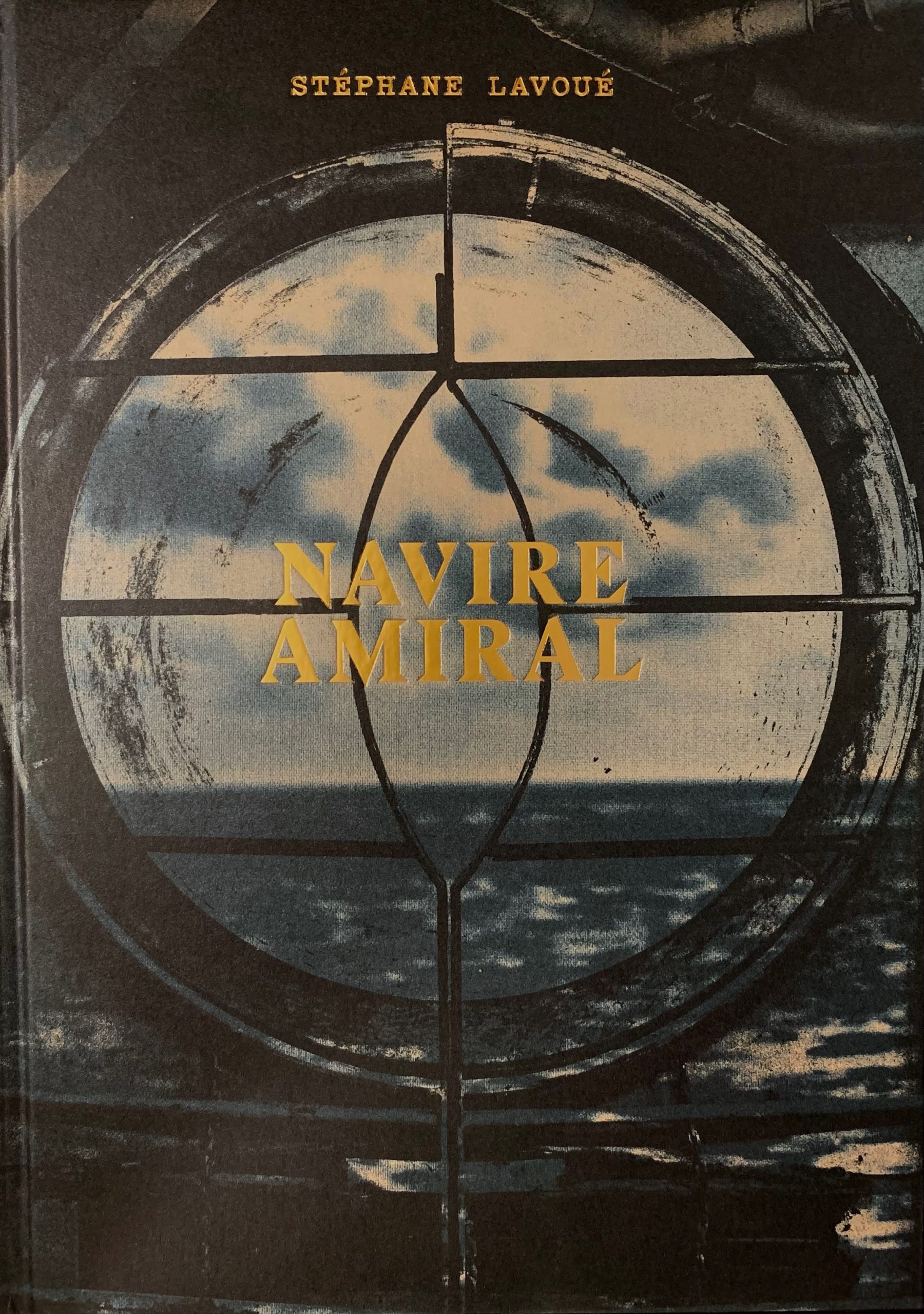 Couverture du livre Navire amiral de Stéphane Lavoué